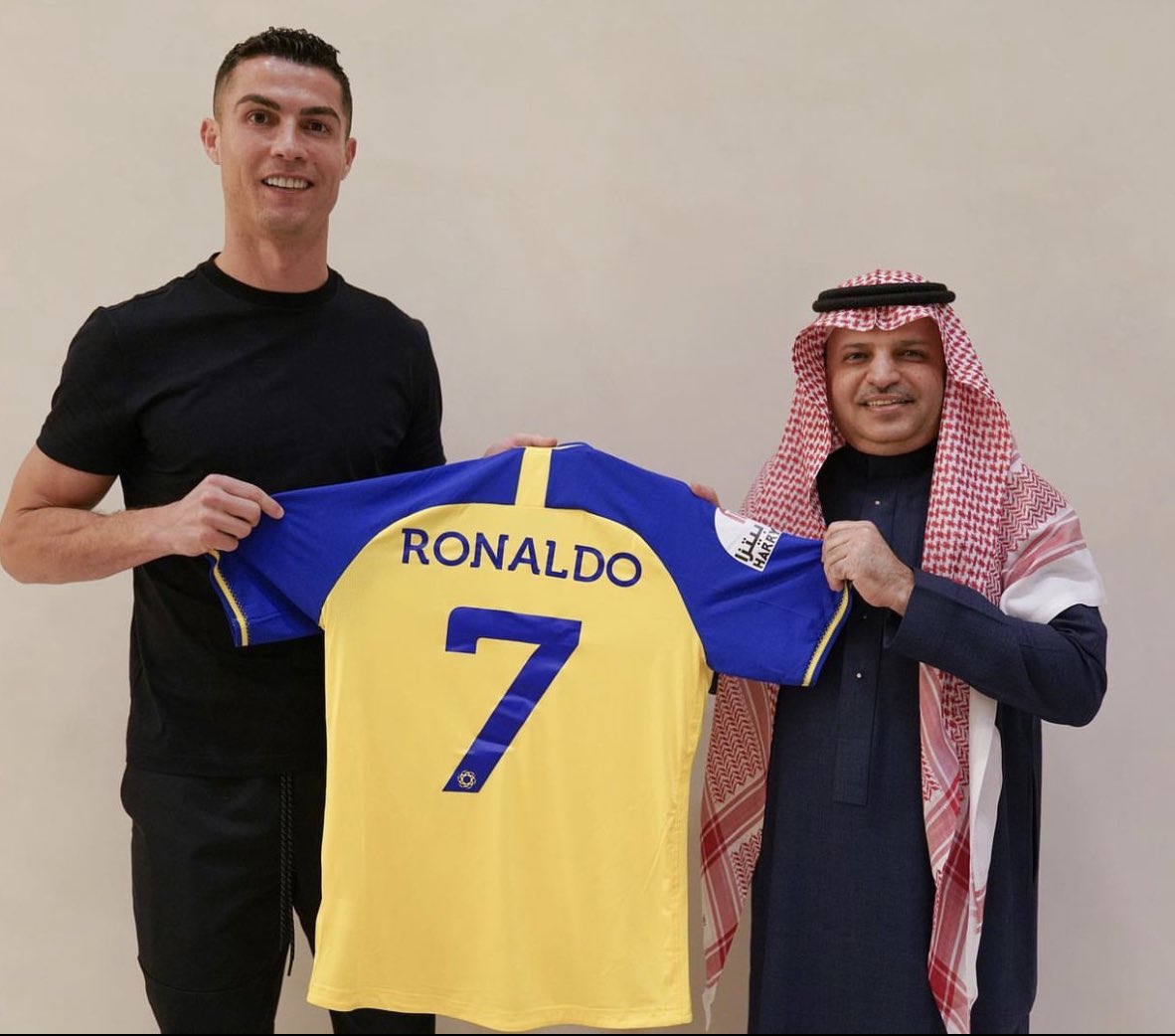 the_futbul's tweet photo. ✍️: Al Nassr sign Cristiano Ronaldo on a free transfer

#Alnassr #Ronaldo #SaudiArabia https://t.co/2Kk7RYVfna