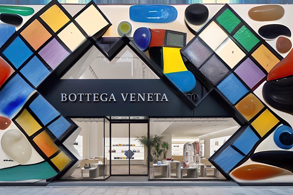 Uraniastudio54's tweet photo. What if #BottegaVeneta store was designed by #GaetanoPesce https://t.co/nrGSleug4m