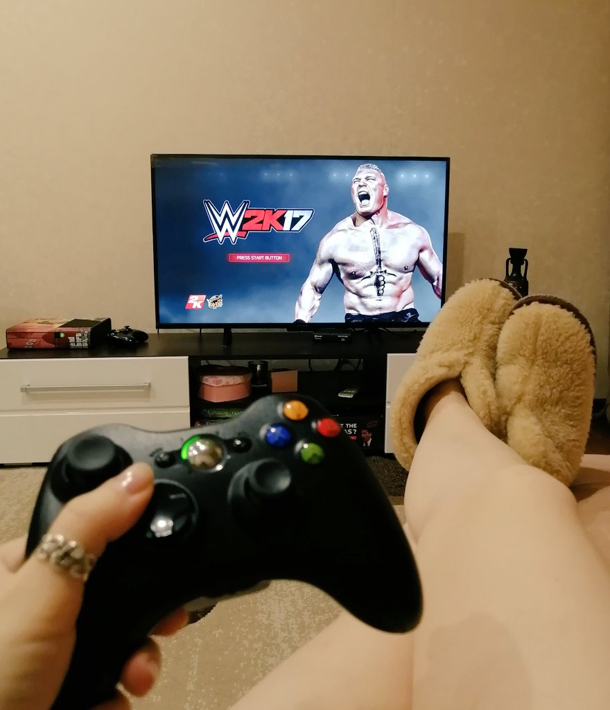 KatMarkina15's tweet photo. Hello everyone ❤️
Finally, a rest after a working day of the outgoing year.
And how do you spend your evening?
#NFTCommunity #w2k17 #WWA #Xbox #NewYear2023 https://t.co/Qc70R3v8DM