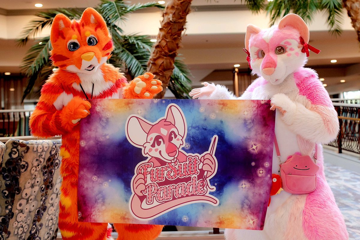FursuitParade's tweet photo. With this last #FursuitFriday of the year I'd like to announce some exciting changes that have happened at Fursuit Parade this year!

Earlier this year Bracelet unfortunately lost his job. However we took it as an opportunity to make a dream of his come true... https://t.co/AGPNs5uQam