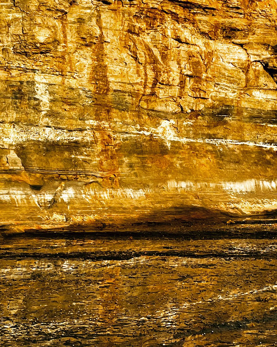 GOkladnikov's tweet photo. Where the rock platform meets the cliff #pebblybeach #durrasnorth #durras #photography #travelphotography #ocean #rockplatform #cliffface #hightide #sunset #light #landscapephotography https://t.co/VWo5BPNfwp