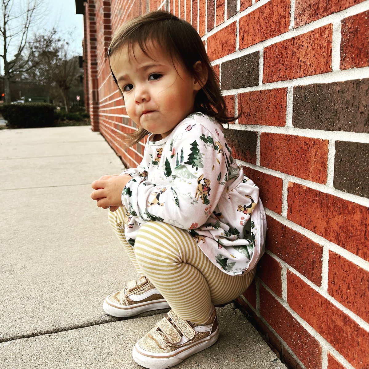 FernyChien's tweet image. My daughter is totally judging me for not bringing more snacks #DadFail