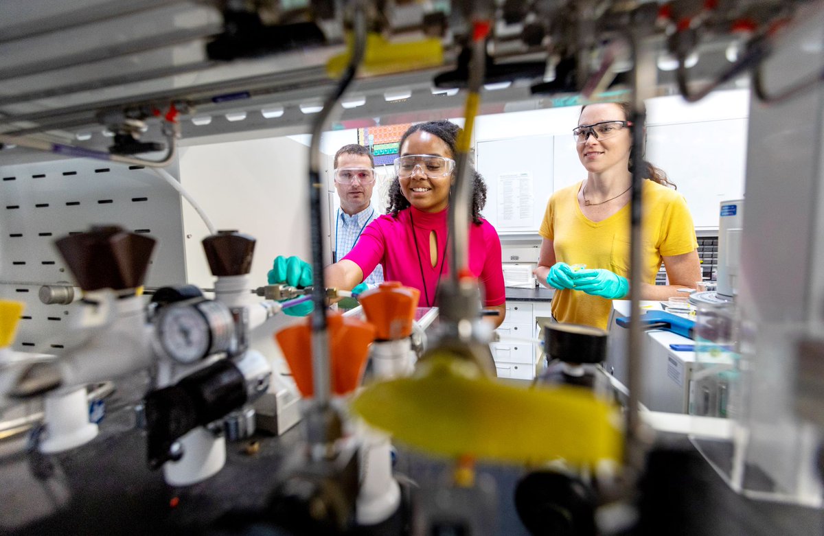 NatLabRockies's tweet image. Congratulations to the 2022–2023 @energy #JUMPintoSTEM Challenge Winners! Meet the teams of college students exploring solutions toward an equitable, #cleanenergy future through #buildingscience. bit.ly/3FACLGu