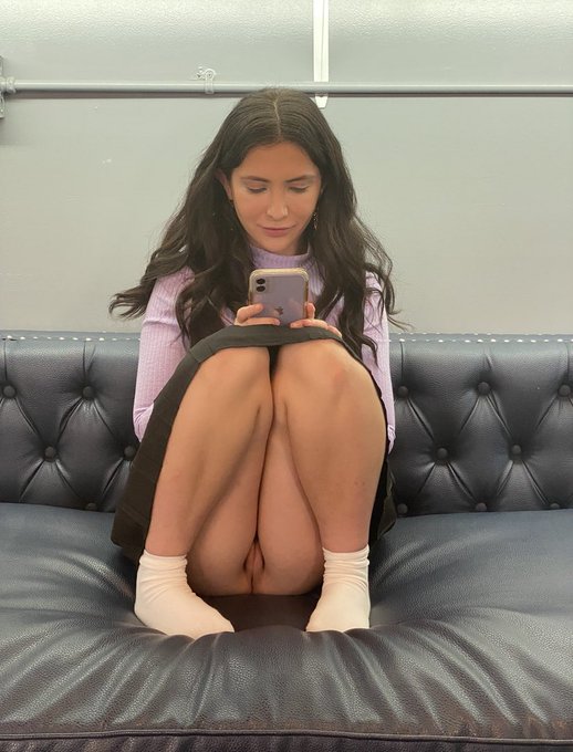 Go watch my Instagram story i recapped my whole year!!   https://t.co/F059rBZxbV https://t.co/ixYP1y
