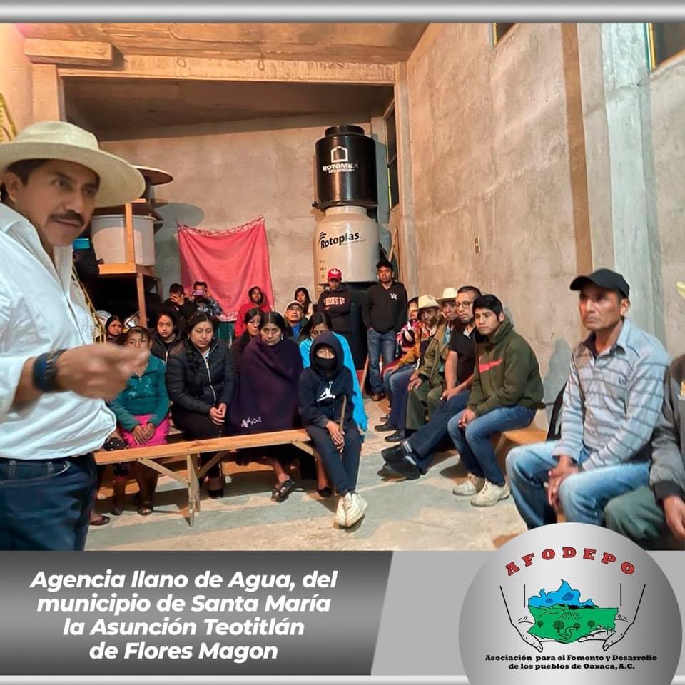 afodepoac's tweet photo. Los recorridos en nuestras comunidades son gratificantes más cuando nuestra gente te espera con los brazos abiertos sin importar la hora, por ello en Llano de Agua, Santa María la Asunción, Teotitlán de Flores Magon, escuchamos a nuestro representante Félix Aguirre y Agremiados. https://t.co/skvR60pzuA