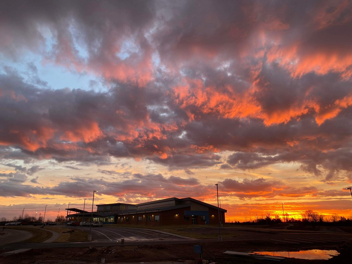 A beautiful sunrise this morning over our new school, Old Mill Elementary in the east end of Bullitt County, KY! 📸 credit: Merideth Burkhead of Mt. Washington <a href="/MarcWeinbergWX/">Marc Weinberg</a> <a href="/WDRBNews/">WDRB News</a> <a href="/bcpsky/">BCPSky</a> #movingforward #koalascreate