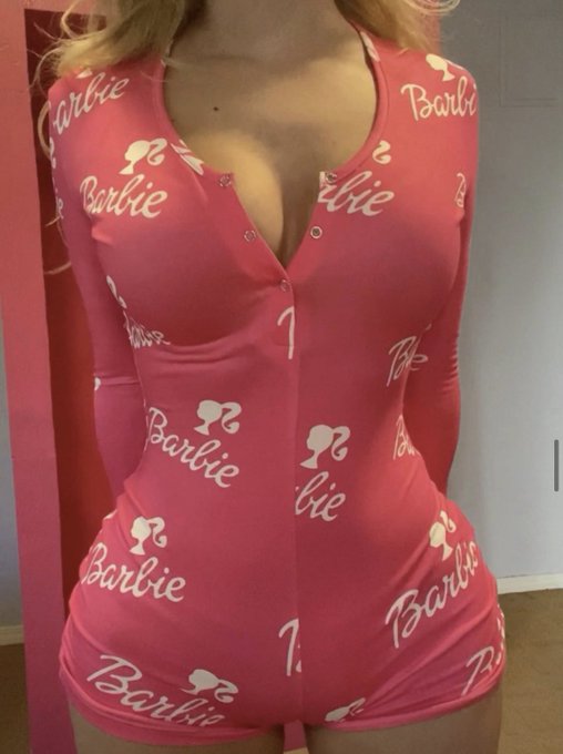 1 pic. I’m a Barbie girl ??‍♀️? https://t.co/ro31kokF0V