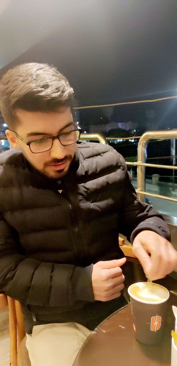 albilbesy's tweet photo. @Oday99344509 هي سريعة و changeable جداً 😂
كل سنة و انت طيب يا غالييي 😍 https://t.co/urWMUsKbQw