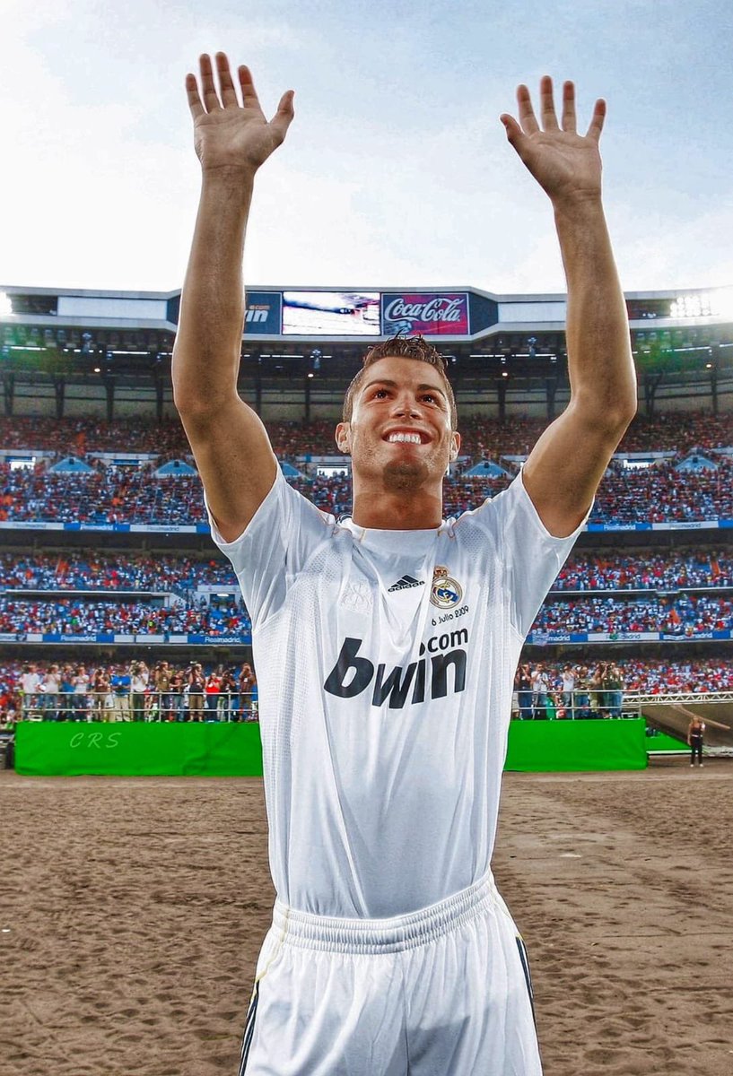 TeamCRonaldo's tweet photo. To have been able to witness Cristiano Ronaldo playing at top level for so many consistent years has truly been a privilege which I will forever feel grateful and blessed for.

Thank you for all the great moments and the memories. You will always be the greatest player ever 🐐❤️ https://t.co/tEpl4SJEy1