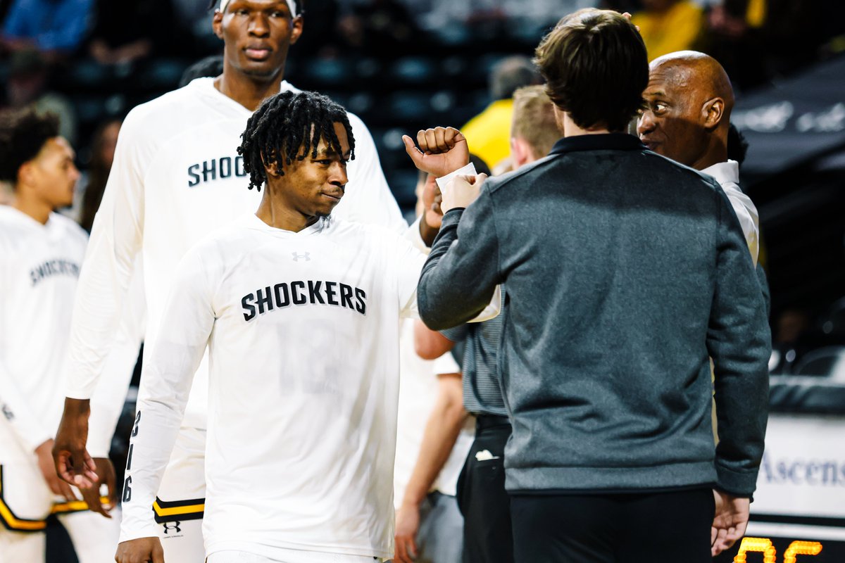 Wanna wrap up 2022 by sitting behind the bench for tomorrow's game?

🎟 LIKE and RT for the chance to win 3 tickets!