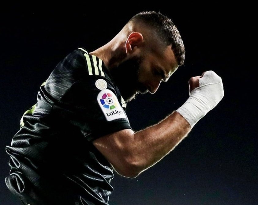 Franc_Ysco's tweet photo. GOLAZOOOOOOOOO DE KARIM BENZEMA. 

LE NUEVE, LE ROI MESDAMES MESSIEURS. 🤍 https://t.co/PapLUF7RE6