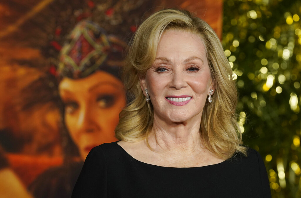 DailyJeanSmart's tweet image. Jean Smart arrives at the "Babylon" Global Premiere Screening (2022).