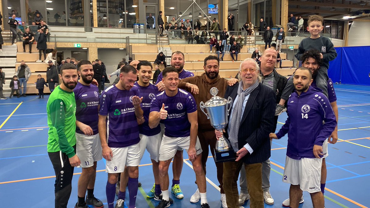 freddyeikelboom's tweet photo. Het #JovanMarletoernooi2022 is deze editie gewonnen door @vvdiezewest na een 2-1 zege (Na verlenging) op @vvwvf in een zinderende en spannende finale

#zwolle #wrzvhallen https://t.co/JgqFvfxs2c