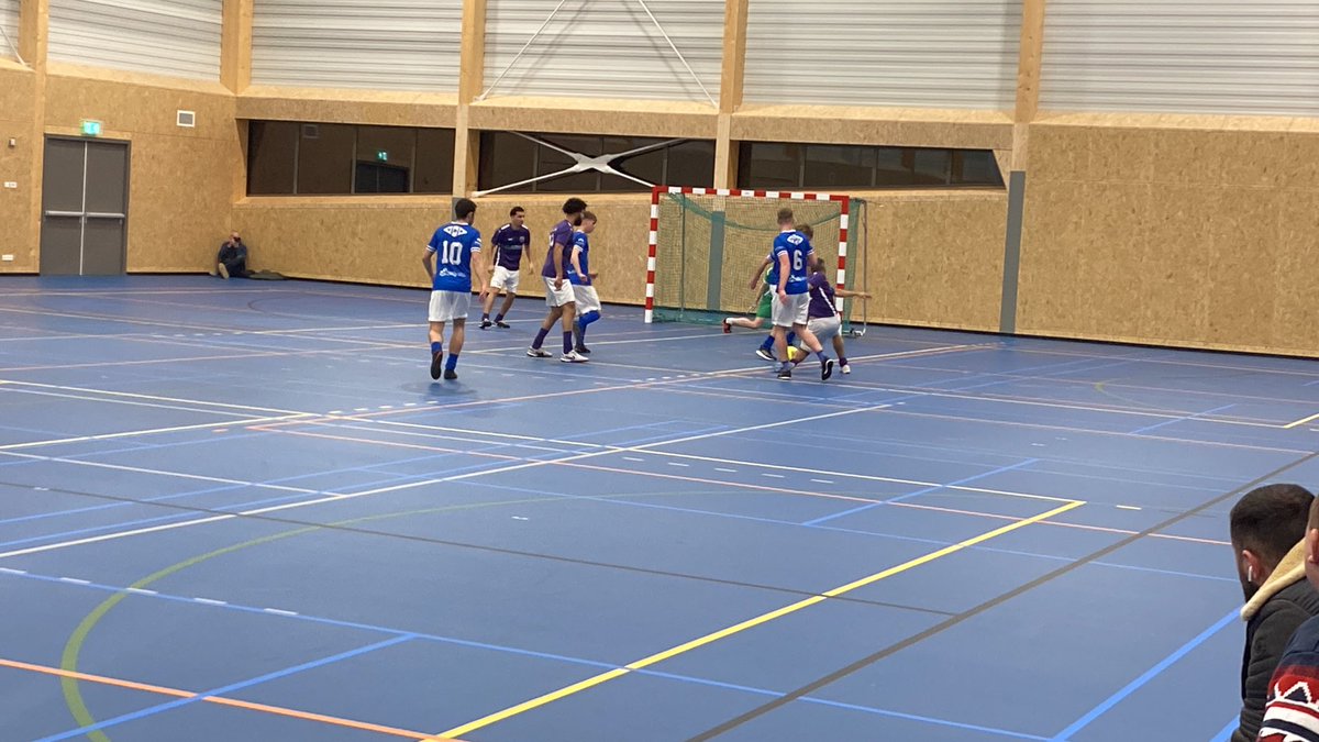 freddyeikelboom's tweet photo. Het #JovanMarletoernooi2022 is deze editie gewonnen door @vvdiezewest na een 2-1 zege (Na verlenging) op @vvwvf in een zinderende en spannende finale

#zwolle #wrzvhallen https://t.co/JgqFvfxs2c