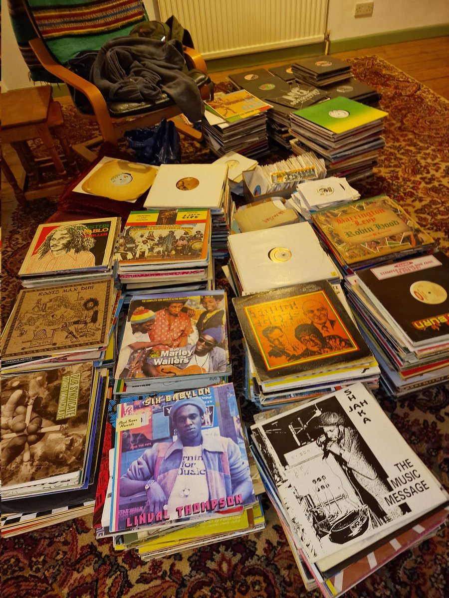 Put it off and then put off some more, but it's #Vinyl #Records moving day. Let's try and assembly it all in one place perhaps, not in five different places. This is a task!!