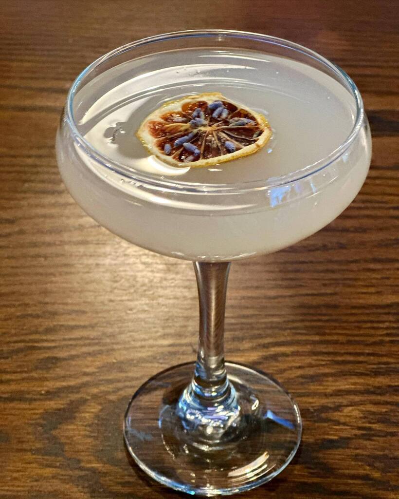 localandsmall's tweet photo. I waited 9 months for this. 🙌

Enjoyed [every sip] of my first alcoholic bev now that baby is here: the Lavender Elixir at @940skc 

Tbh I was a little bit nervous going to a restaurant with a baby, but our little Beau did so well! Perks of a sleepy … https://t.co/OTmcxzL44z https://t.co/2CuJl7vDzk