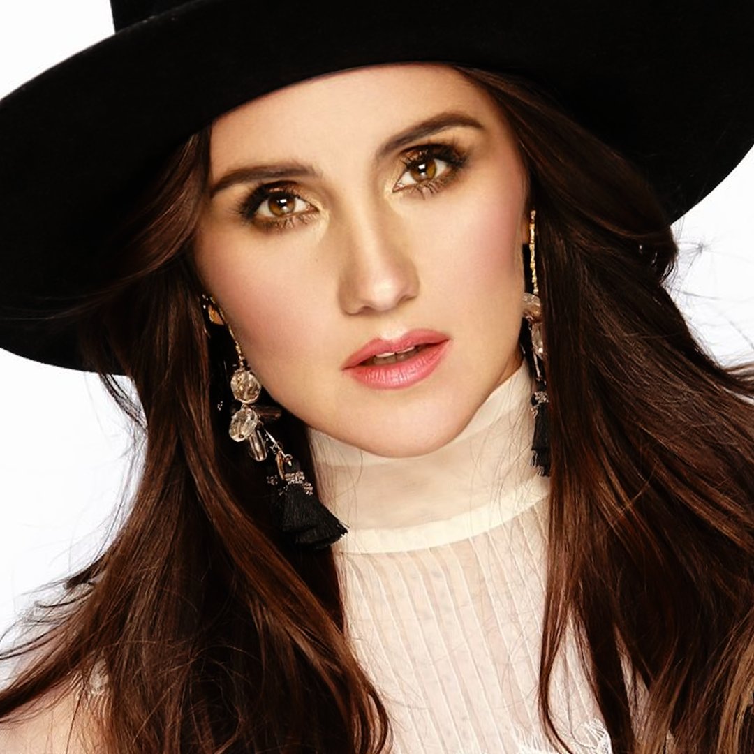 dmcharts's tweet photo. Dulce María alcança, novamente, mais de 6 MILHÕES de ouvintes mensais no Spotify, estando, assim, entre as mexicanas mais ouvidas na plataforma. https://t.co/iLVAqA5zYC