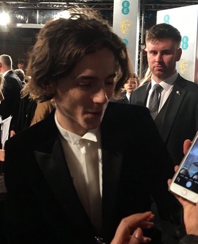 houseofarrakis's tweet photo. i have 99 problems but being this close to him could solve all of them https://t.co/7emGFVuEyt