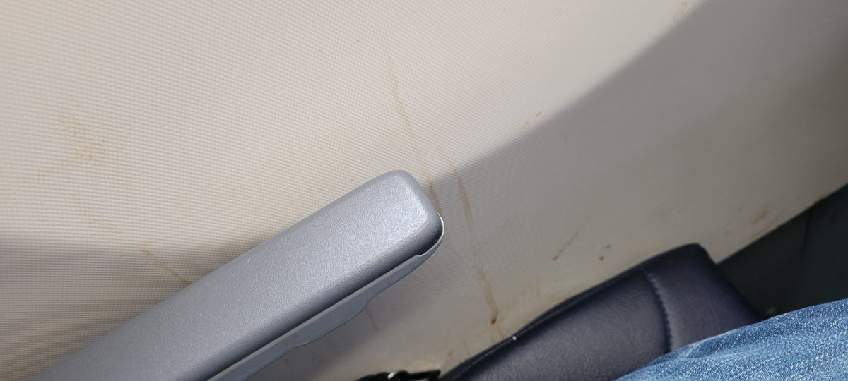 Pantablo's tweet image. @AmericanAir. Would be nice to have a clean seat after paying an exorbitant price for my flight.  #CleanSeats