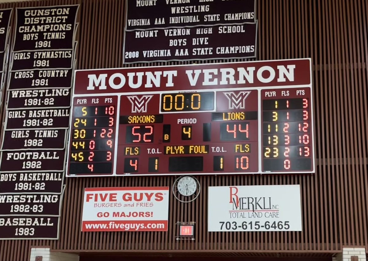 🏆🏆🏆SAXONS WIN🏆🏆🏆

Langley gets the win vs. Christ Chapel and are your 2022 Mount Vernon Holiday Tournament Champions‼️

Final Score:
Langley - 52
Christ Chapel - 44

#HAIL <a href="/langleysports/">langleysports</a>