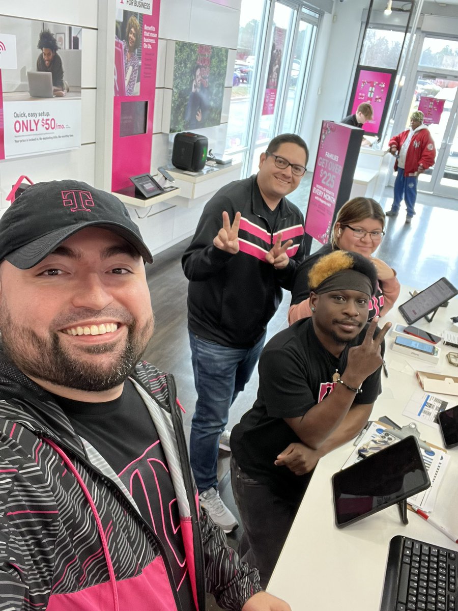 Andy (@andizzle0189) on Twitter photo Finishing 2022 with GP team 2286, Miguel and crew! Can’t wait to see what 2023 has in store! <a href="/GPMobilellc/">GP Mobile</a> <a href="/_LindaLarsen/">Linda Larsen | THE Carolinas #Boomsauce</a> <a href="/tglover187/">Terrance Glover</a> Finishing 2022 with GP team 2286, Miguel and crew! Can’t wait to see what 2023 has in store! <a href="/GPMobilellc/">GP Mobile</a> <a href="/_LindaLarsen/">Linda Larsen | THE Carolinas #Boomsauce</a> <a href="/tglover187/">Terrance Glover</a>
