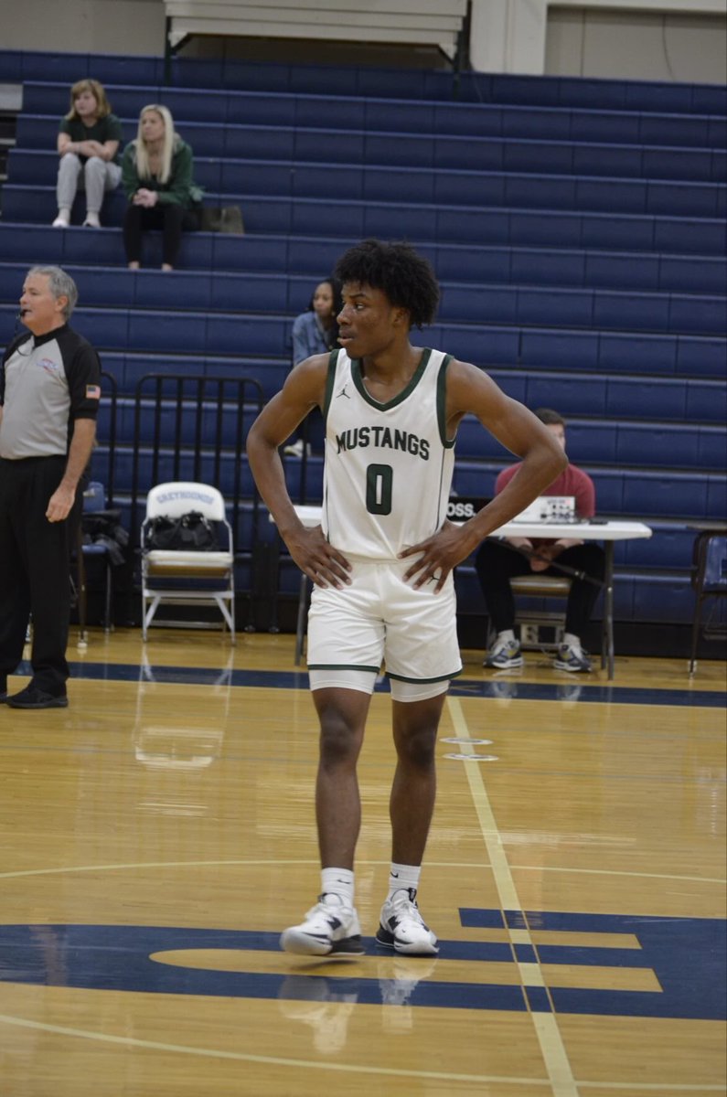 KMHS Men’s basketball top Effingham Co Hs 51-56  in the Hounds Holiday Hoops Classic.

Unofficial Stats:
Elijah Ford - 17p 6a 2r
Hayden Hall - 12p 1a 1r
Jake Whitaker - 10pts 5r 2a
Earl Kyle - 8pts 8r 1s

The Mustangs advance to 8-4 on the season to end 2022 ⚔️🐎⚔️.