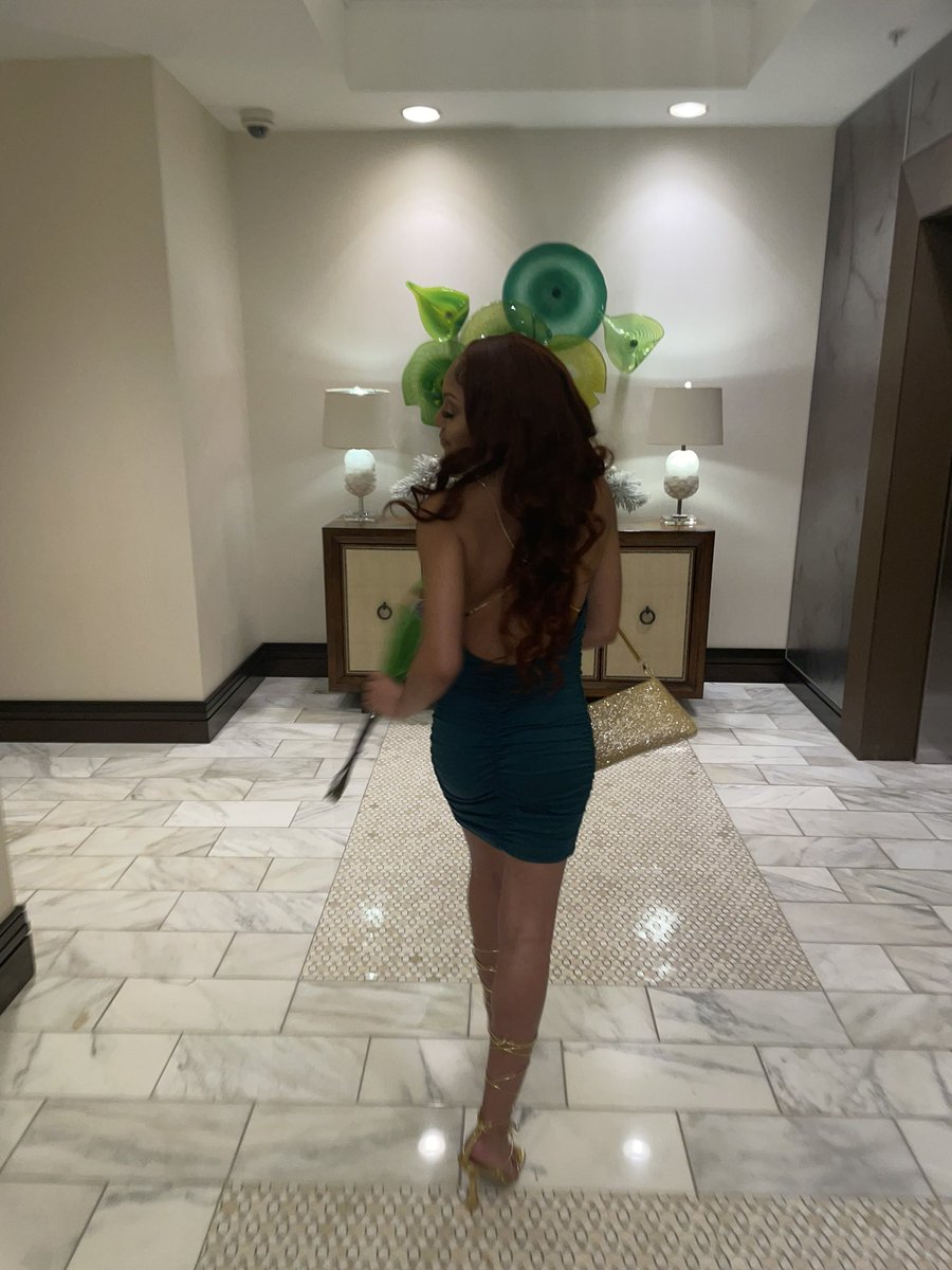 _jasski's tweet photo. szn 23: episode 1: miss capricorn🥂🤍 https://t.co/Ub2DUN0fBH