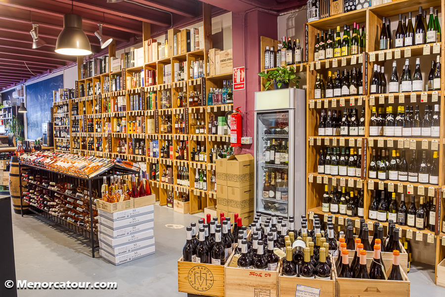 MENORCATOUR's tweet photo. De Vins Menorca 🍷🤩🍾🍇 https://t.co/mhGIpcvH1g
🏠 Cami de Ses Vinyes 118 - Mahón
☎️ 971 362194
https://t.co/qUN2rOw2uZ
#menorca #vins  #devinsmenorca https://t.co/PW4E9gNaxW