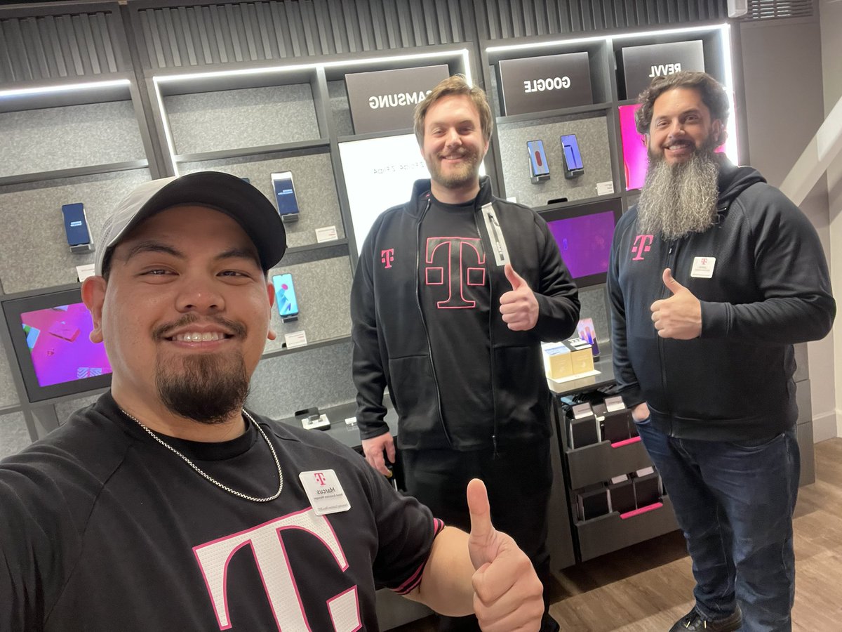 Marcus Crescini (@sharkusc) on Twitter photo Congrats to our newest graduate! Welcome to Palo Alto, Travis! <a href="/PaloAltoJohn/">Palo Alto</a> <a href="/aphayyy/">Ashley Phelan</a> <a href="/Randy_E_Tam/">Randy Tam</a> <a href="/InMeeksOpinion/">Micaela Fryar</a> Congrats to our newest graduate! Welcome to Palo Alto, Travis! <a href="/PaloAltoJohn/">Palo Alto</a> <a href="/aphayyy/">Ashley Phelan</a> <a href="/Randy_E_Tam/">Randy Tam</a> <a href="/InMeeksOpinion/">Micaela Fryar</a>