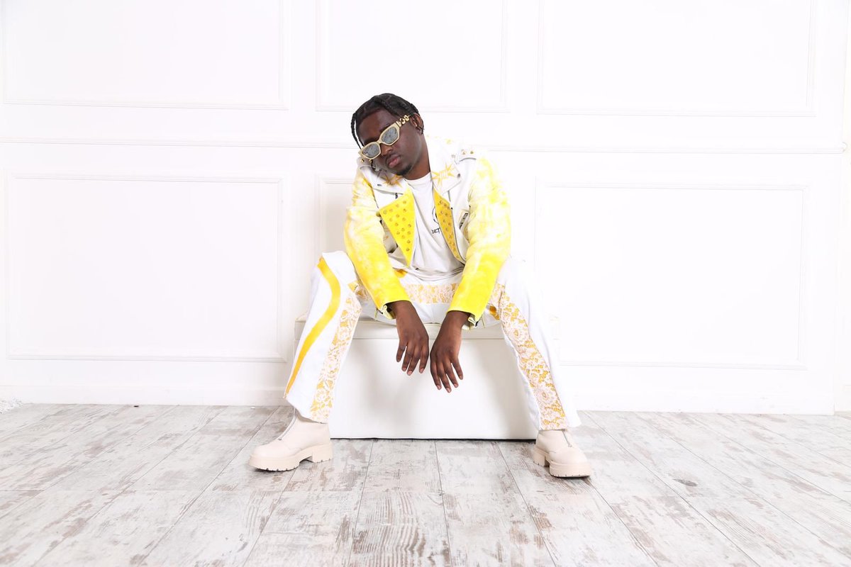 MusicCrowns's tweet photo. DJ 4Rain has released his new single 'Out of Time' https://t.co/jtfNcDemvA #afrohouse #dj4rain #4rain #teamdistant #lionessrantang #priscillak RT https://t.co/RN5ZUdOXet