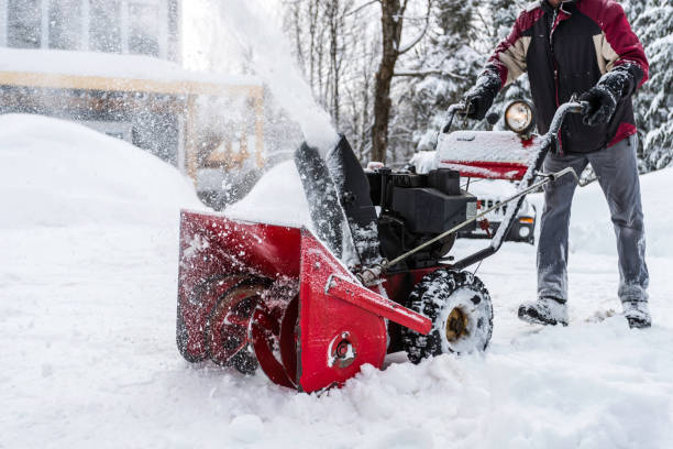 KeithsPowerEQ's tweet photo. Removing snow during the winter months can be a real chore. Read the article by clicking the link below for a list of hacks and methods for more effective removal. https://t.co/CFVi7XbAct https://t.co/fpmnDlaK0S