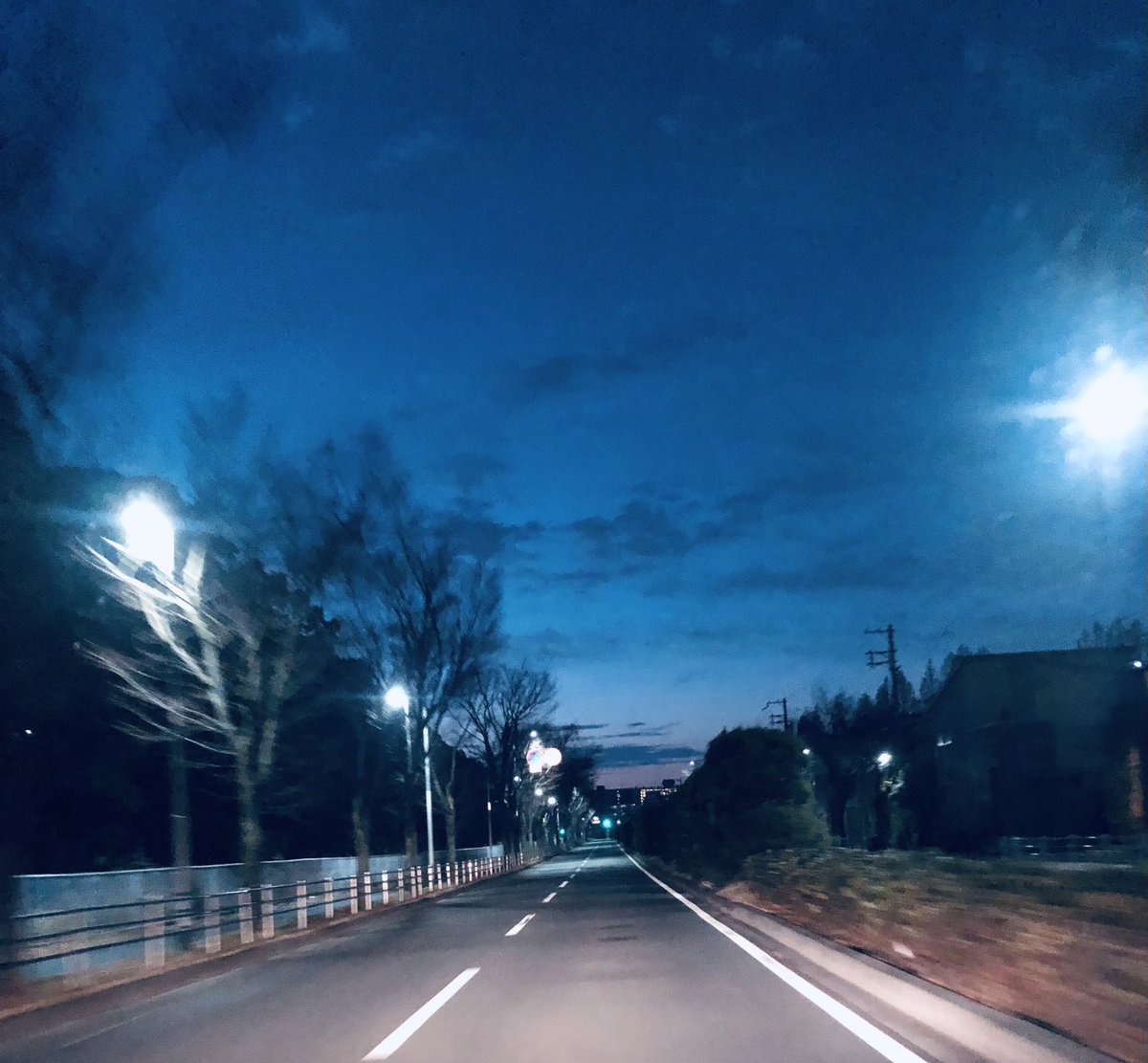 夜明け前のドライブは落ち着く 宙の色が変化していく瞬間が(･∀･)ｲｲ!! お墓参りから帰宅...
