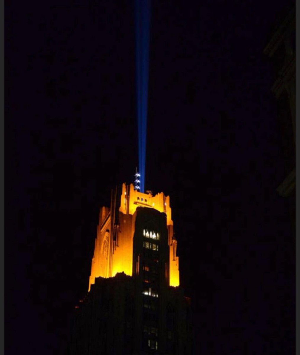 Jordan8806's tweet photo. Turn on the victory lights #Pitt_MBB won @Pitt_FB won great day in the Oakland District (Pittsburgh) #PittSports #PittPanthers #H2P #Hail2Pitt #PittsburghPanthers https://t.co/sQdFHvknR3