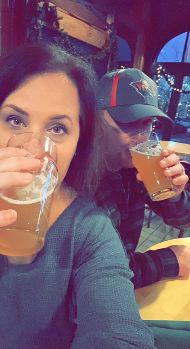 debbie_claus's tweet photo. So, #VictoryDrinks then? Celebrating the final @SCSUHuskies_MH win in 2022 from St. Louis! 🍻 #GOHUSKIESWOOOOO https://t.co/BPfsV8hFD7