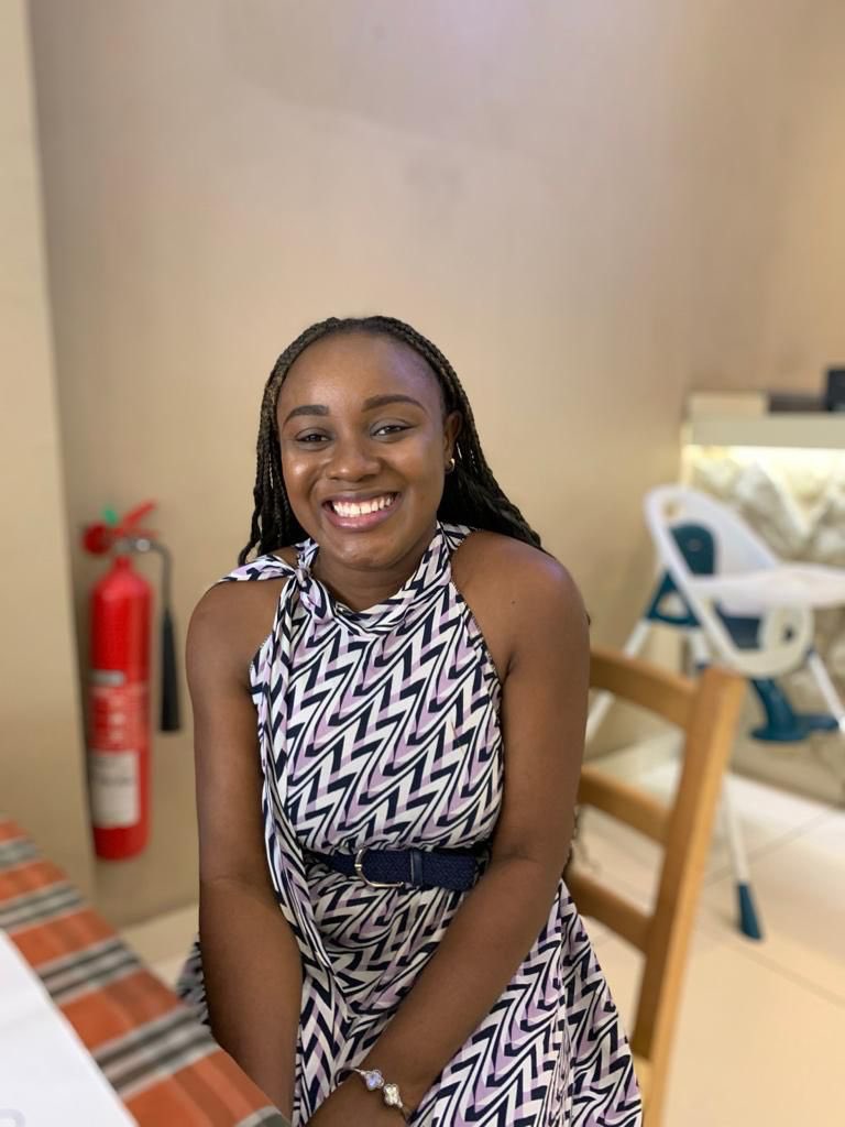 timistorytell's tweet photo. Blessing Amarachi Umeadi is missing, and she’s 5”4 in height. LSDPC housing estate beside agege local government secretariat was the last place she was seen at 6:40am. Incase you have any information about her, kindly reach us on any of these digits (07026798100 or 08121116910🙏🏽 https://t.co/qKU7QIiUWq