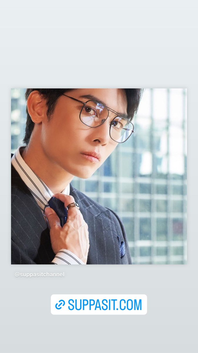 Zee_mewlion_Mew's tweet photo. #TrueTalkxMEW
💠He is now pursuing his original dream of Hollywood
💠There will be many series and lakorns next year 
💠 The new movies and action series will reveal next year
💠 He consults a psychologist about his burnout 
and trying to get back to 100%
@MSuppasit #MewSuppasit https://t.co/UkmEqmD1h4