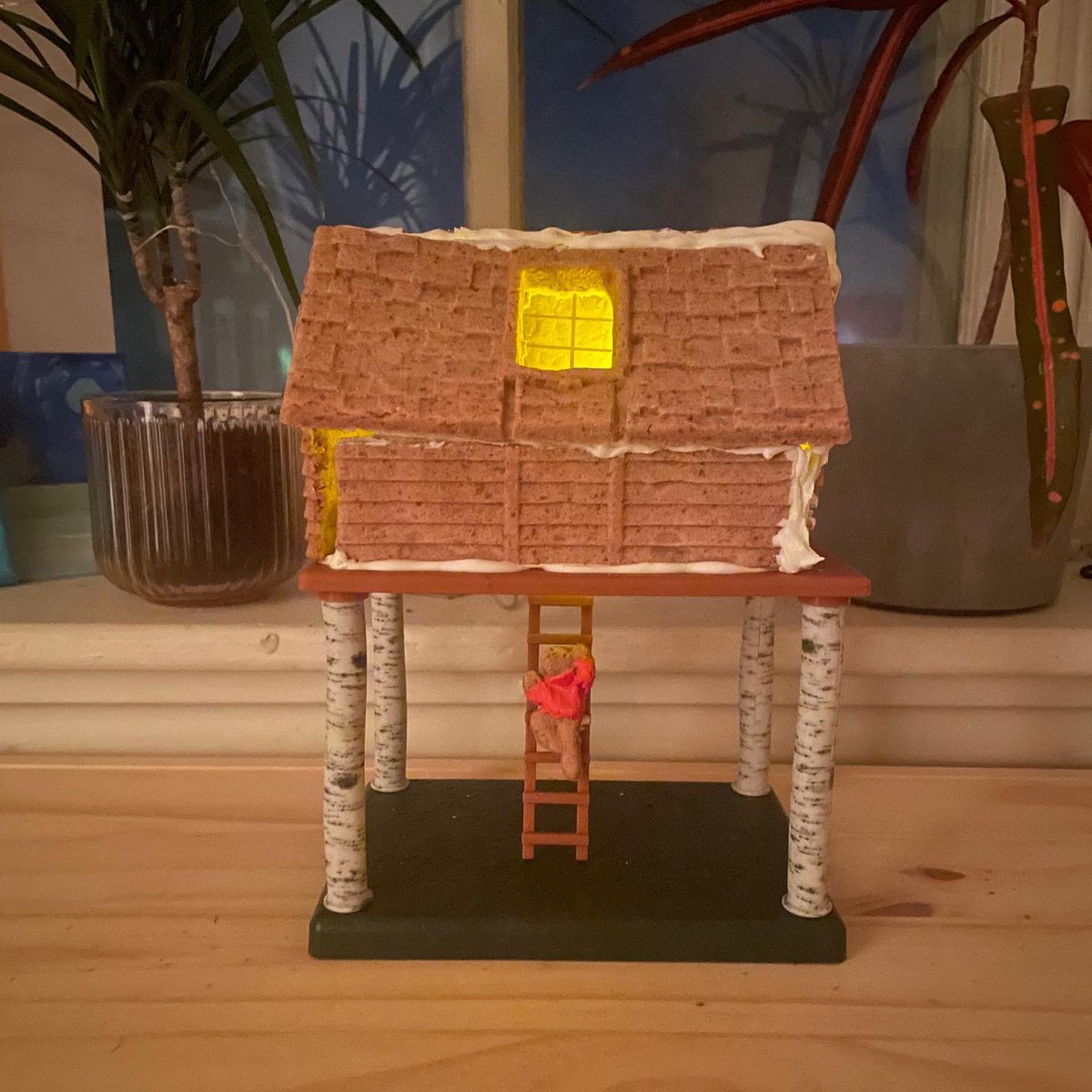 diedisappointed's tweet photo. we did the gingerbread treehouse from Hereditary https://t.co/M8B3n29rCT