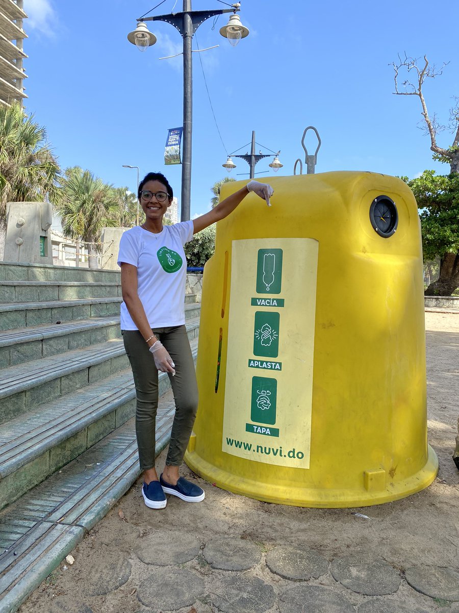 limpiamerd's tweet photo. Llenos de energía y entusiasmo cerramos nuestra última jornada de reciclaje del año 2022♻️🙌🏼

Punto Nuvi Plaza Güibia, Malecón de Santo Domingo. 
@nuvird @reciclamerd 

#JuntosPodemos #SomosLimpiameRD #Nuvi #JornadaDeReciclaje #LimpiameRD #PlazaGüibia #SantoDomingo https://t.co/pfoy9x0IYX