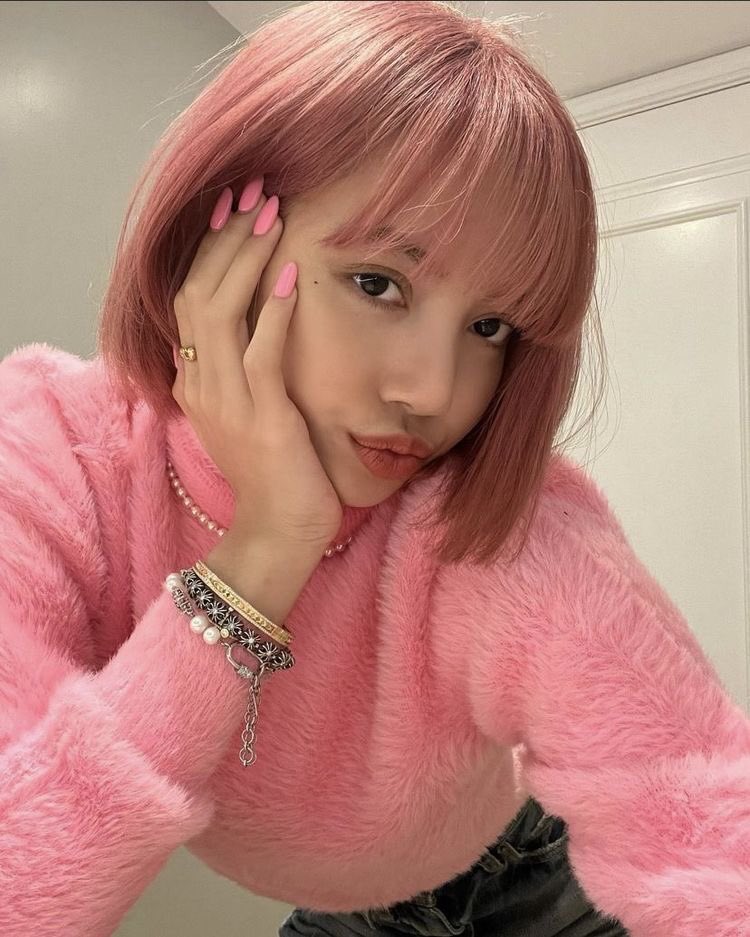 lisrenefeed's tweet photo. pretty in pink 💘 https://t.co/ARCvdCyNXa