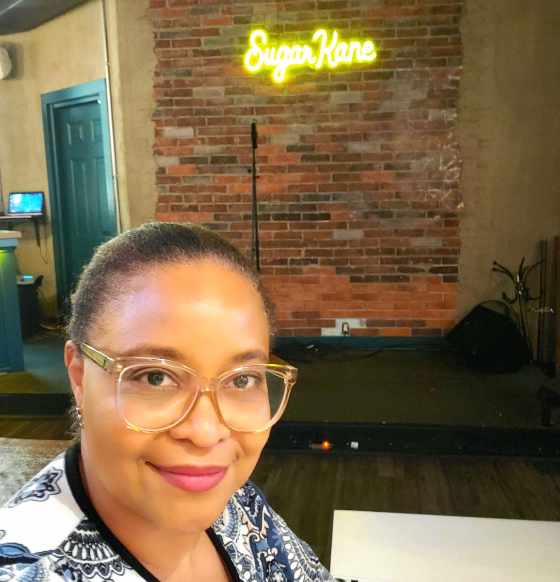 ConsultingDebra's tweet photo. Started the last #weekend of #2022 supporting local #Toronto #blackbusiness on #theDanforth in #Greektown. Get your flavor on at #sugarkanerestaurant the menu is delicious &amp; so is my favorite #cocktail the #sorrel #mohito #buylocal #eatlocal on #HappyNewYear 🥂 https://t.co/8D2Nvtzp8b