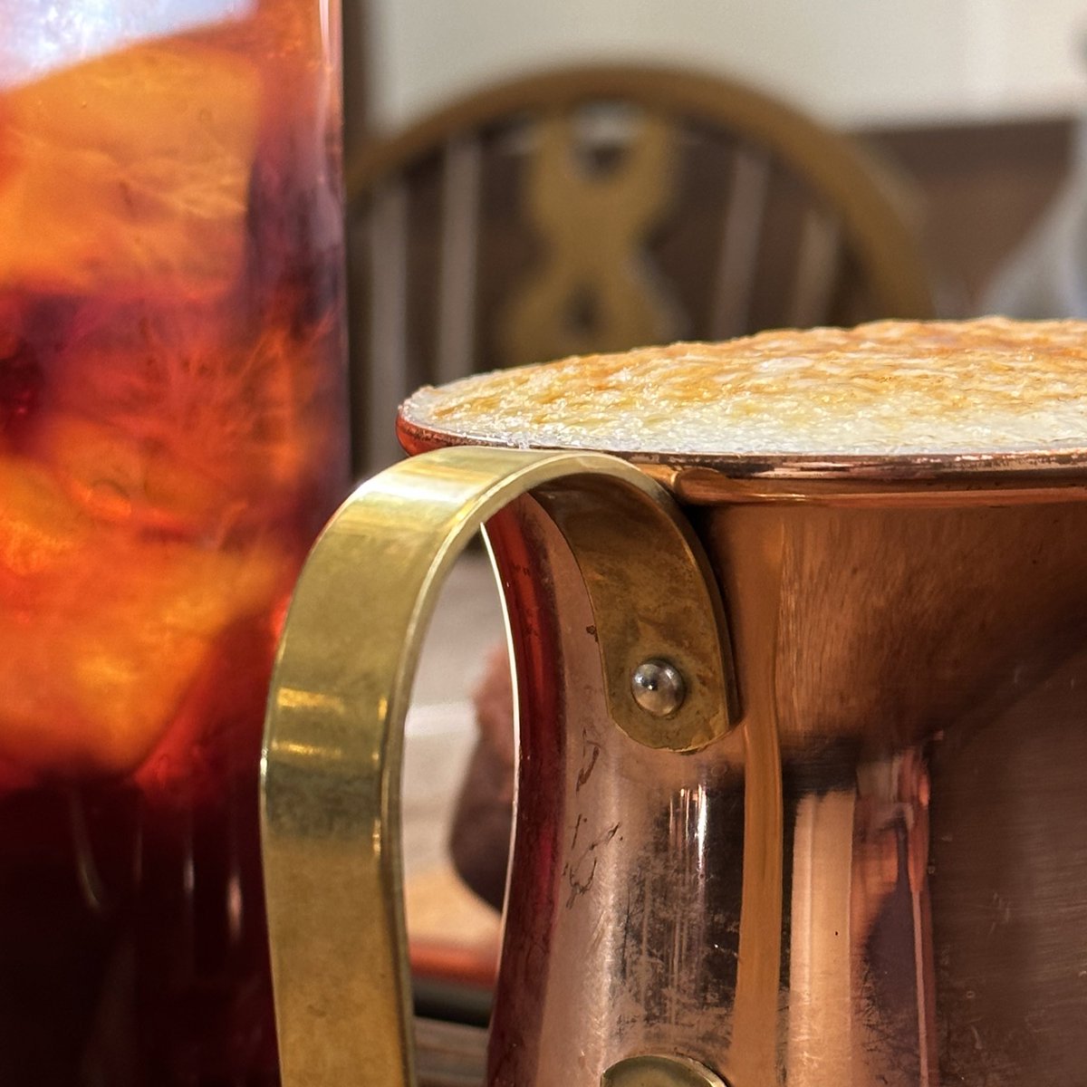 올 한해 진짜 신기했던 건,
내가 사람한테 데이고 힘들었을때 아무도 믿지 말라는 조언을 해준 사람을 곁에 두게 되었고, 잘해주겠다고 약속한 사람한테서 도망쳐 나왔다. 

말이 아니라 행동이 중요하다는 걸 깨닫고 나서 더욱 더 신중하게 되었다.