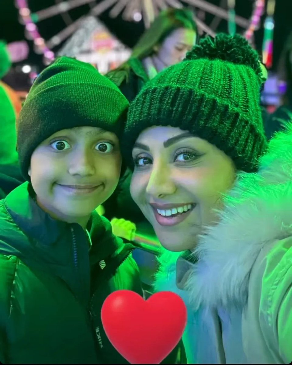 firstindiafilmy's tweet photo. One glimpse at @TheShilpaShetty's diary from London❤️
#ShilpaShetty #Londonblog #Firstindiafilmy https://t.co/R3MSbarIbs