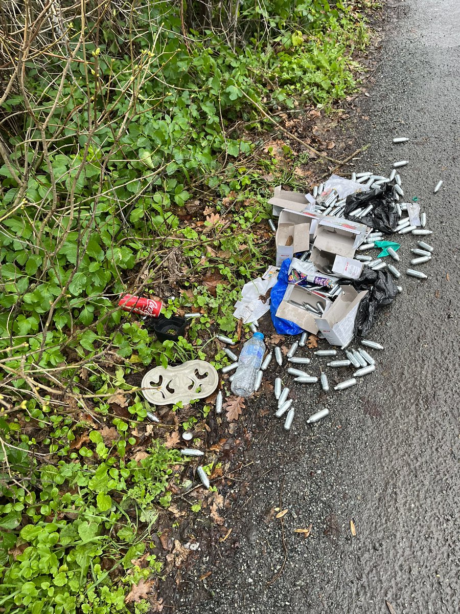 goodingjuli's tweet image. recycling done, a regular occurrence finding nitrous oxide gas canisters by the 100s- or larger Fastgas canisters. Also balloons which will harm wildlife. 
Found mystery prize “cracker”
#fastgas #nitrousoxide #litterpicking #Hawkwell #savetheplanet #wildlife