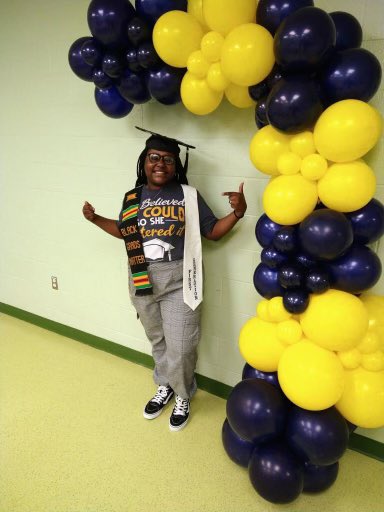 whatsteetee's tweet photo. I became the first in my family to earn a Masters Degree 🥰🥰 #FirstGen #2xDegreesHotter #MastersMami #IMasteredIt💪🏾 & with a 4.0 cumulative GPA at that 😌💅🏾 https://t.co/X5tSdiiiqC
