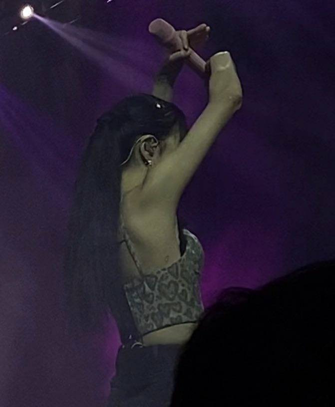 KMJIS00's tweet image. The tattoo vs the tattoo artist

**Pokes: @jaywshere 🤪