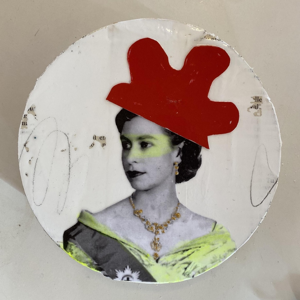 Arteriagallery's tweet photo. "LES CHAPEAUX DE LA REINE" made by Maryline Lemaitre 👑

150$CAD

#design #interiordesign #art #style #inspiration #love #artist #painting #artwork #artoftheday #gallery #beautiful https://t.co/5IZMACGGiz