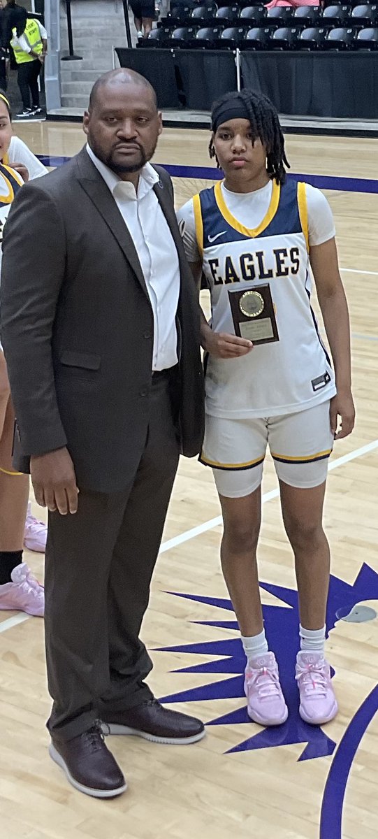 FFA_GirlsBBall's tweet photo. Congratulations to @Twin_Mia2024 on making the #DisdHolidayTournament All Tournament Team ‼️ https://t.co/X37OS4A6v5
