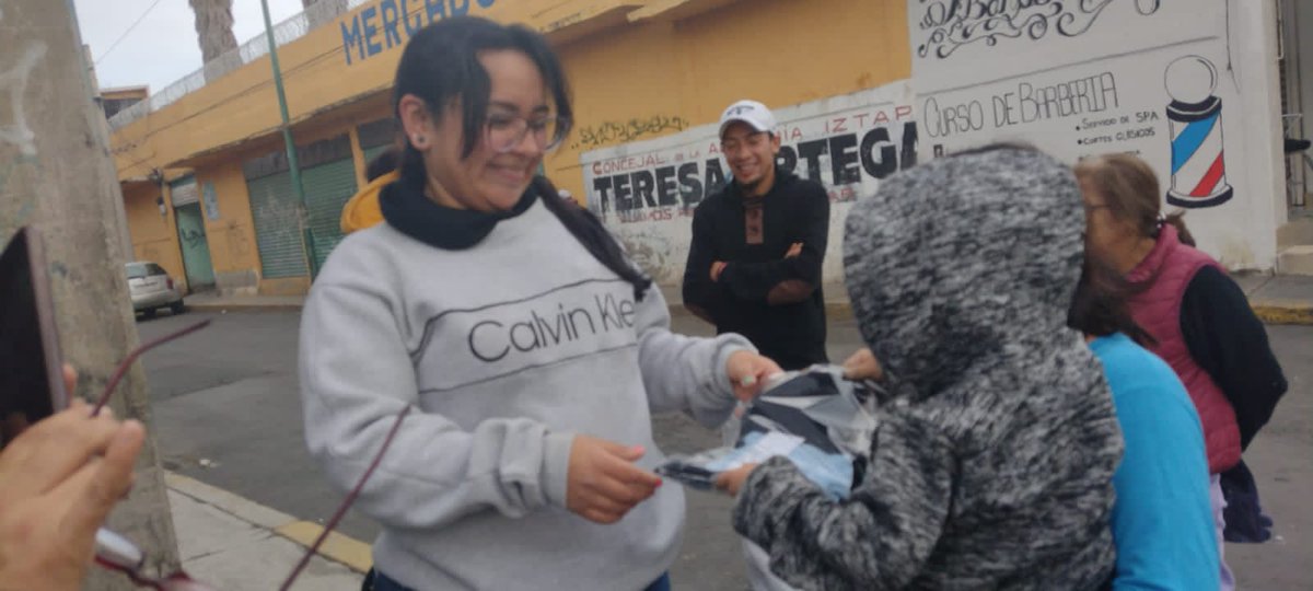 El día 29 de diciembre del 2022 realizamos donacion de guantes y bufandas en la colonia palmitas <a href="/Alc_Iztapalapa/">Alcaldía Iztapalapa</a> .
En esta temporada de frío, brindamos calor humano. 
@Yoteaporare agradece a los donadores <a href="/RosarioMerlinG/">Rosario Merlin</a> @VanesadelCastilloIbarra por hacer esto posible.