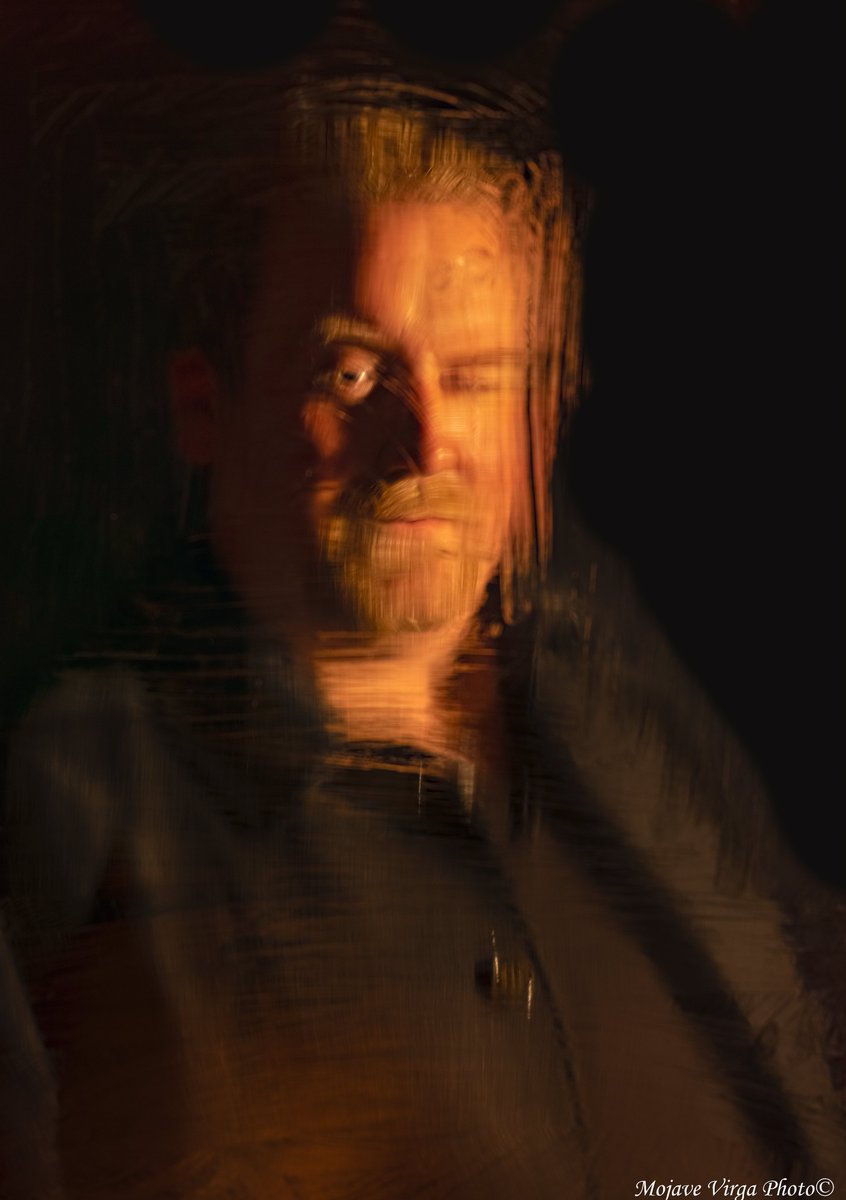 PhotosByOBrien's tweet photo. Portraits mimicking oil painting techniques (model: Robson) [pt 4 of 6]
#portrait #portraitphotography #mojavevirgaphoto #oilphotography #colorgel #colorgelphotography #photo #photography #studiophotography #smearing   #oilpainting #SeaCaptain #oneeye #brushstrokes https://t.co/VwTZLYyaaZ