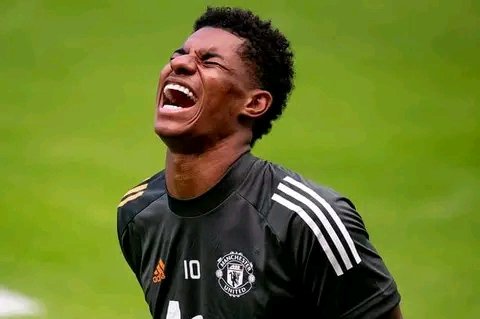 UTDJembe's tweet photo. Umuhungu ageze kumyaka 18 arahindura akazana ijwi rinini ariko #CHAZEL agomba akwize 23 ans akivuga nka Sandrine 😂😂😂 https://t.co/mdxhSyNQQV